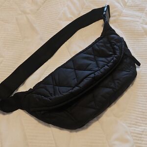 Vera Bradley Black Quilted Crossbody Bag - Portnoy Belt Bag - Moonless Night